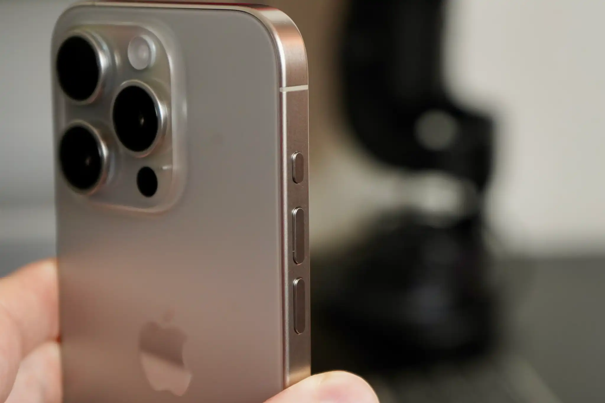 iPhone 15 Pro et Pro max : des mauvaises surprises et des bugs pour les  premiers utilisateurs
